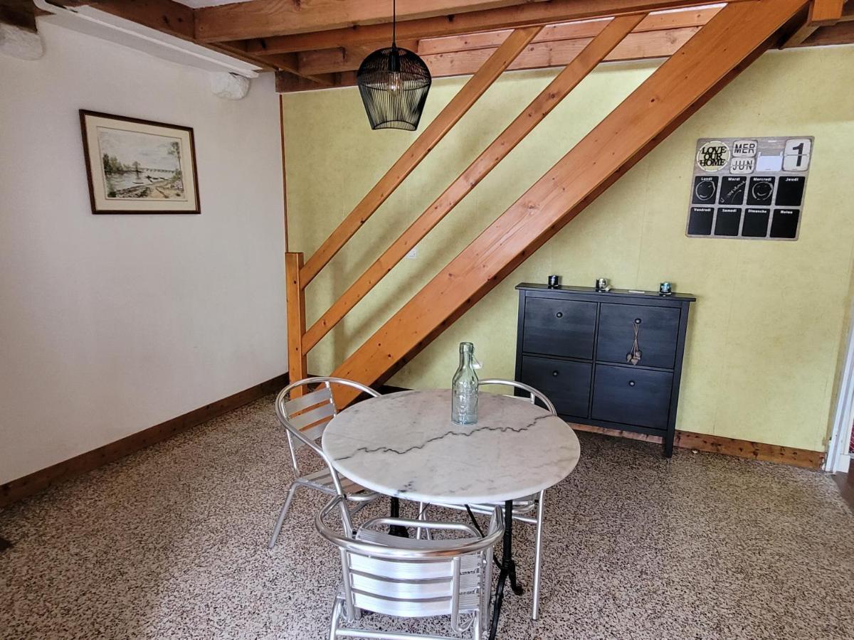 Gite De La Tour De Loire - 65 M2 Au Pied D'Une Tour De Gue Du 17Eme Siecle Мер Экстерьер фото