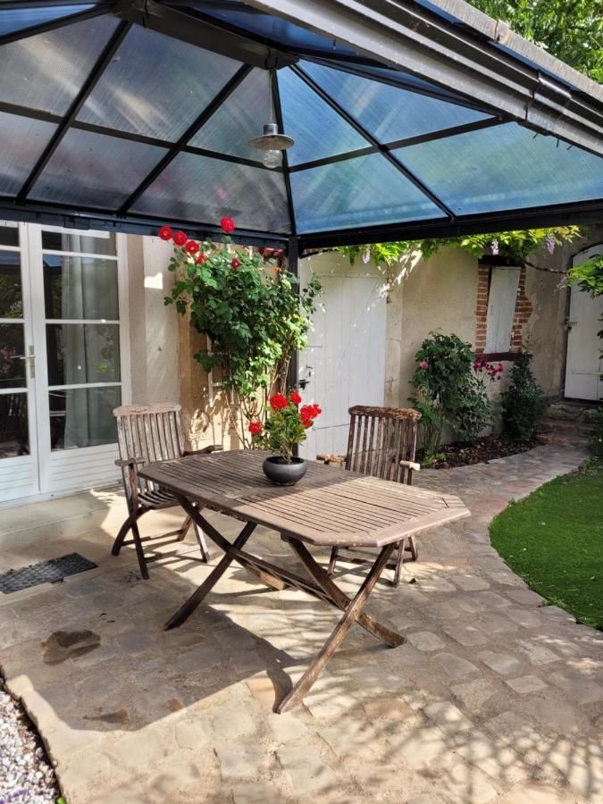 Gite De La Tour De Loire - 65 M2 Au Pied D'Une Tour De Gue Du 17Eme Siecle Мер Экстерьер фото