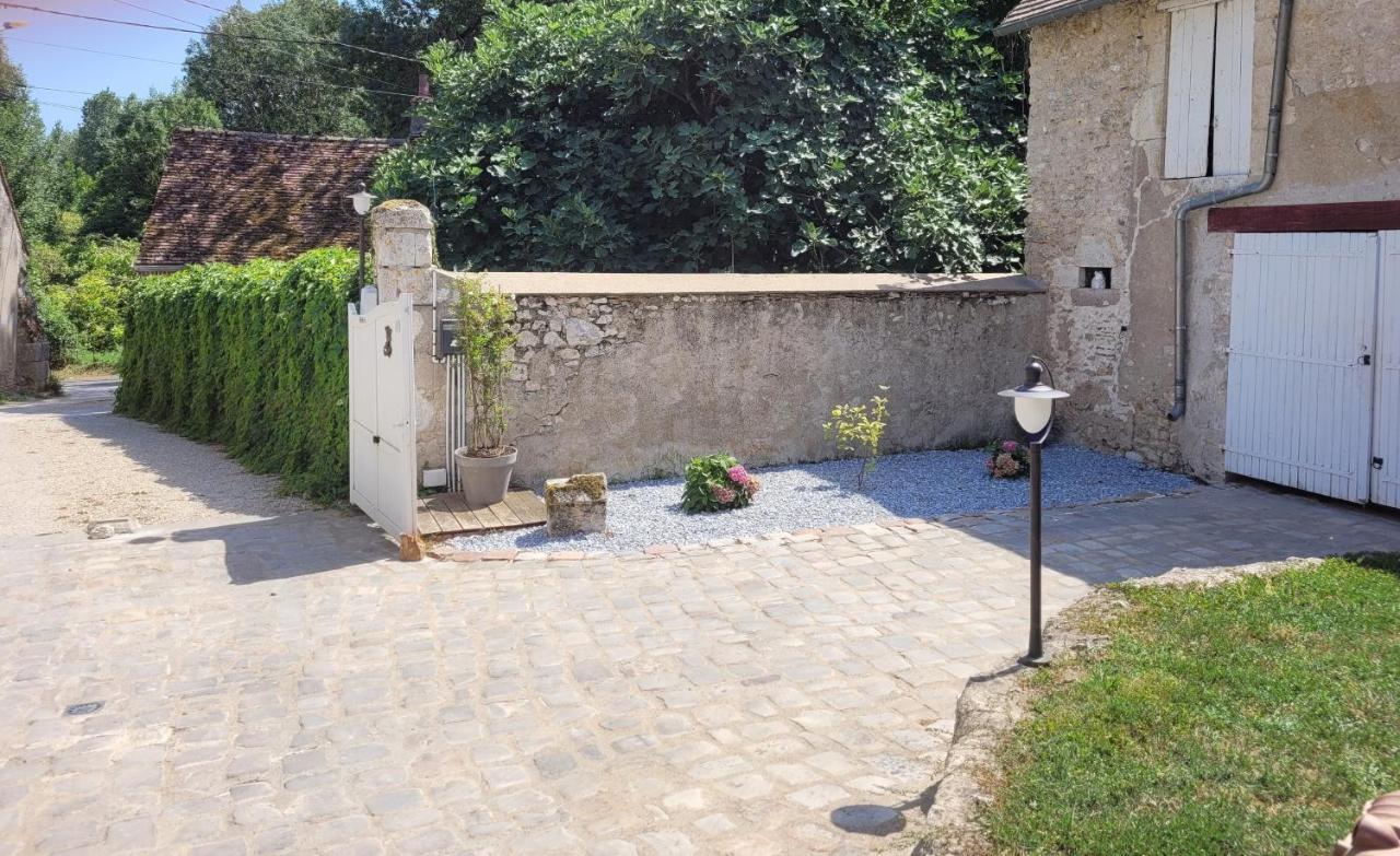 Gite De La Tour De Loire - 65 M2 Au Pied D'Une Tour De Gue Du 17Eme Siecle Мер Экстерьер фото